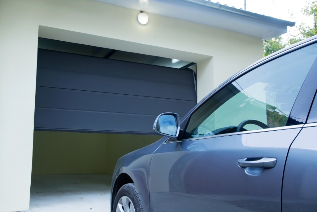 Automatic garage door